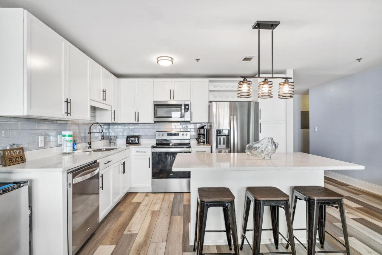 Eternal Waters At Laketown Wharf #1221 By Nautical Properties Vacation Rentals Panama City Beach Bagian luar foto